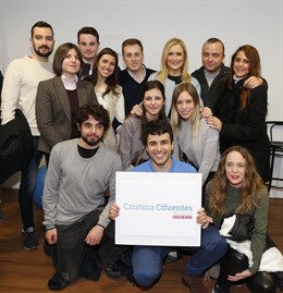 Cifuentes con jóvenes de NNGG