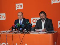Cs asegura que el PSOE y 'Sí se Puede Aljaraque' deben dar explicaciones y que "cada palo aguante su vela"