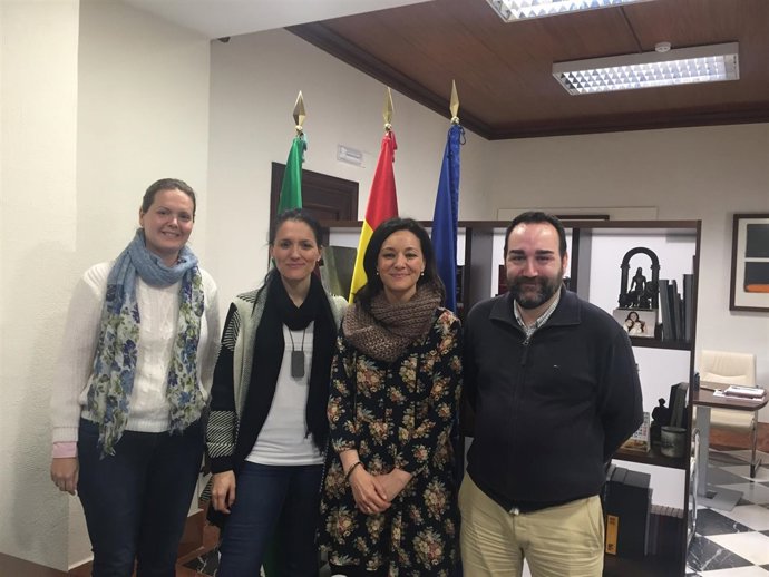 Rodríguez y Crespín (centro) posan tras la reunión