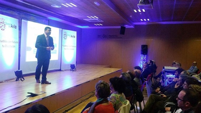 Ávila: Presentación de ayudas a los municipios en Pirdrahita