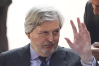 El Gobierno no ve en riesgo el pacto PP-Cs y pide a Rivera "no distraerse"