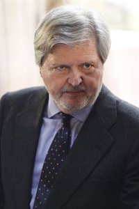 El Gobierno pide a Puigdemont que "no engañe a la gente" porque salir de España es salir de la UE