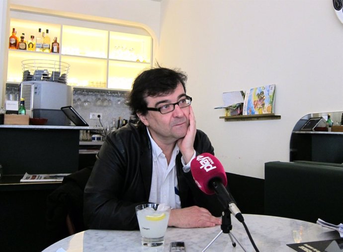 El escritor Javier Cercas en Valencia con El Monarca de las Sombras