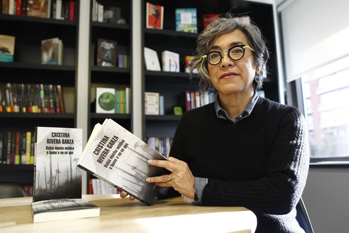 Cristina Rivera, autora del libro Había mucha neblina o humo o no sé qué