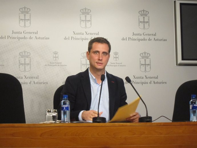 David González Medina  en rueda de prensa.