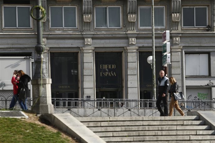 Edificio España de Madrid, paseo, paseando por la calle