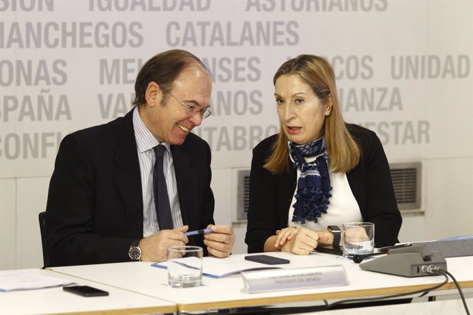 Pío García Escudero y Ana Pastor en la reunión del Comité Ejecutivo Nacional