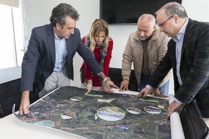 Martín se reúne con la alcaldesa de Piélagos