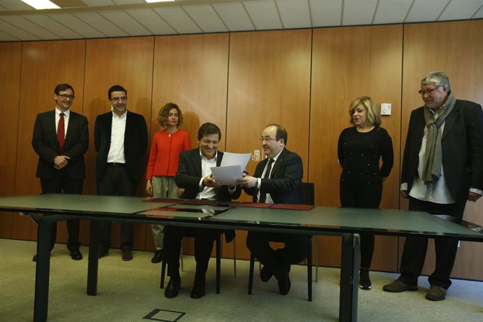 Javier Fernández i Iceta ratifiquen el protocol de relacions