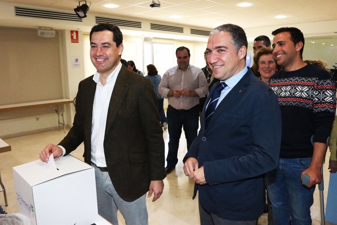 El presidente del PP-A, Juanma Moreno. Elías Bendodo. Votación Congreso Regional