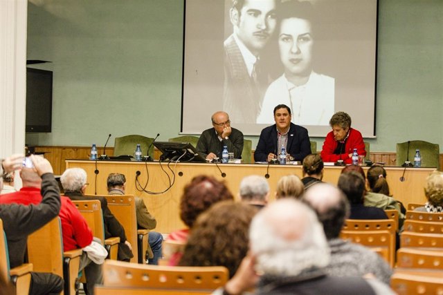 Agustín Belmonte presenta oficialmente 'Barrio Alto. Los paraísos perdidos'.