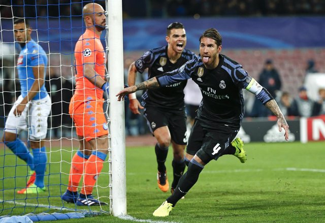 Sergio Ramos celebra el triunfo en Nápoles