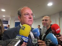 Monago replica a Vara que si el Ayuntamiento de Badajoz no es gobernable se debe a que el PSOE "no es un partido leal"