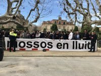 Mossos protestan en el Parlament por temas laborales y advierten que siempre cumplirán la ley