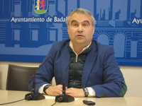 El alcalde de Badajoz dice que se iría si hay "indicios" de financiación de su partido