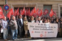UGT y CCOO se concentran en apoyo al paro internacional por el Día de la Mujer