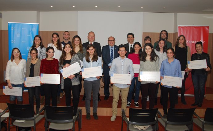 Alumnos de UIC Barcelona obtienen la Beca Alumni-Banco Santander