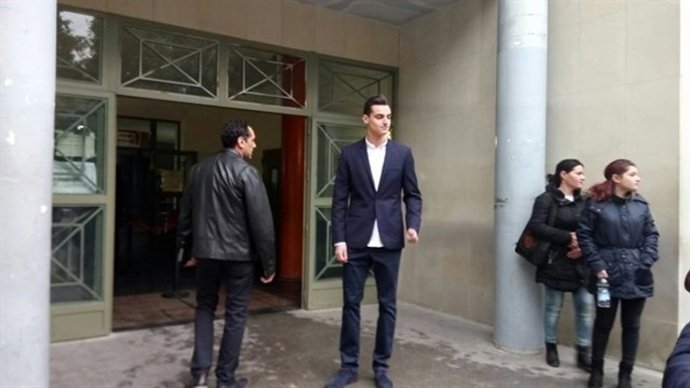 El Youtuber MrGranBomba antes de empezar el juicio