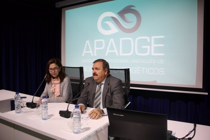 Presidente de Apadge y Matilde Valdivia. 