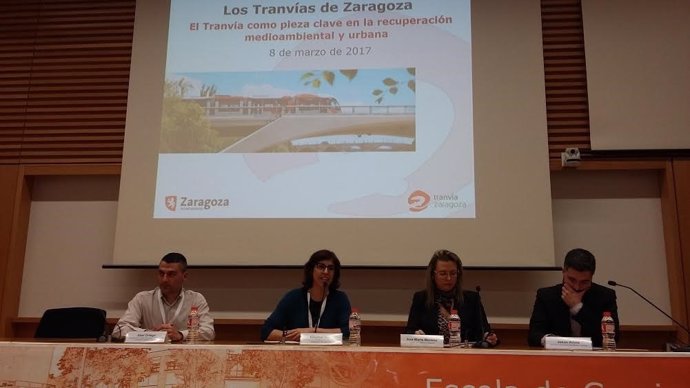 La gerente de Los Tranvías de Zaragoza, Ana Moreno, en un foro en Barcelona