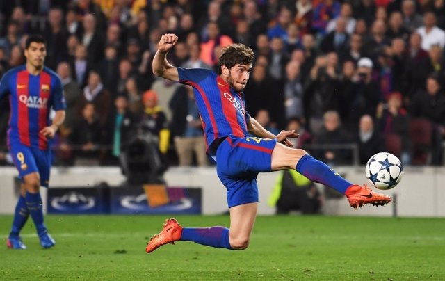 Sergi Roberto tras lanzar a portería en el partido del PSG