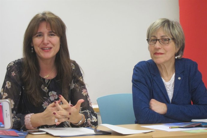 La dtora.de la ILC L.Borràs i la pta.de la Fed.Catalana d'Asoc.Unesco D.Reig
