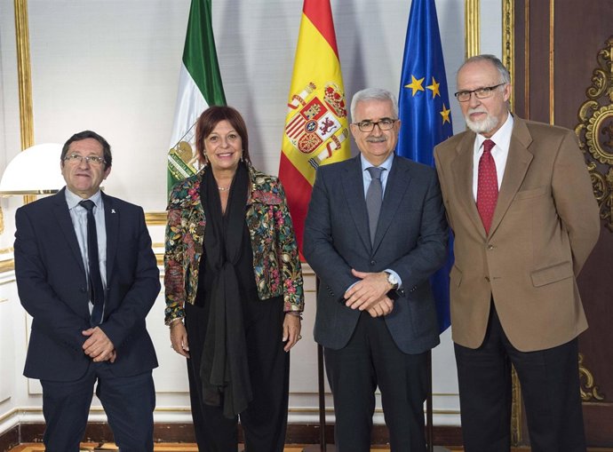 Manuel Jiménez Barrios, durante la reunión con Unicef