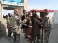 Pakistán cierra indefinidamente la frontera con Afganistán