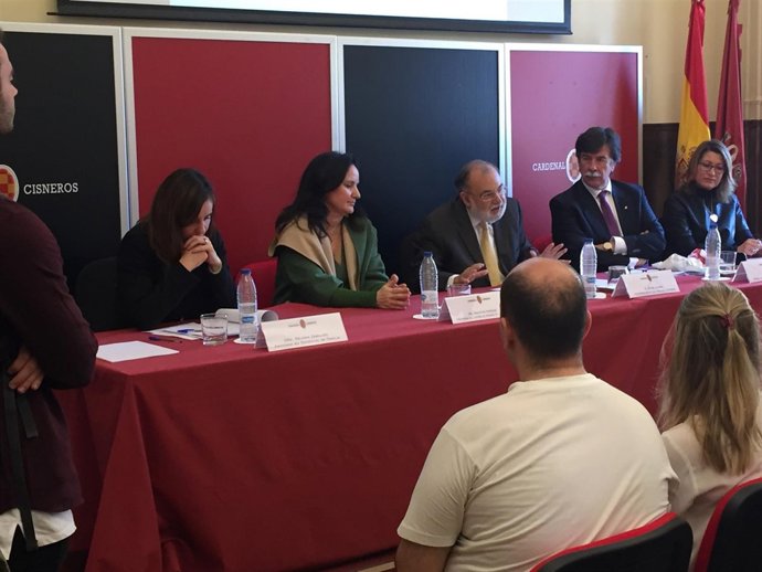 Cooquio sobre los derechos de los menores en el CES Cardenal Cisneros