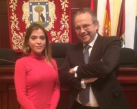 Carmona recibe a la hija de Antonio Ledezma y le transmite que el PSOE apoya a los presos políticos en Venezuela