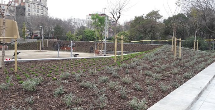 Obres d'urbanització d'una plaça en l'antic solar de Mecaplauto