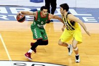 Larkin lidera la victoria de Baskonia ante el Fenerbahce