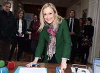 Cifuentes "lamenta personalmente" la decisión de Juan Vicente Herrera pero no le ha sorprendido