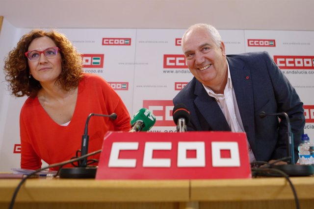 Nuria López, candidata a liderar CCOO-A, junto a Carbonero, secretario saliente