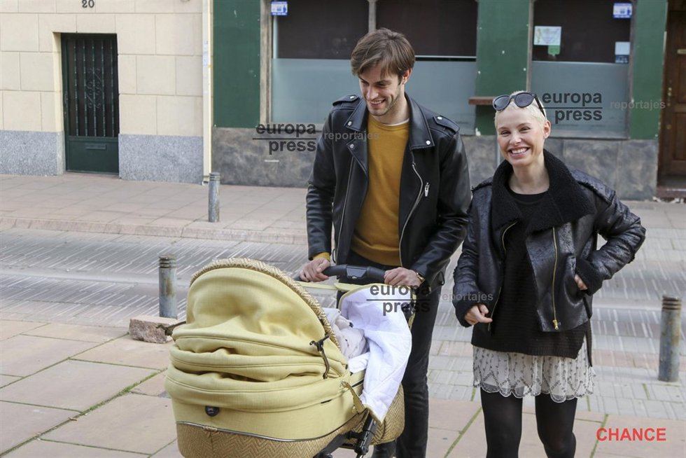 Soraya responde a las críticas con un romántico paseo junto a su