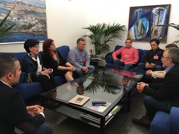 Diputados regionales del PP con afectados inundaciones Los Alcázares