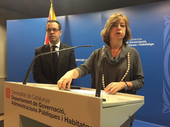 La consellera M.Borràs i el secr. D'Habitatge C.Sala