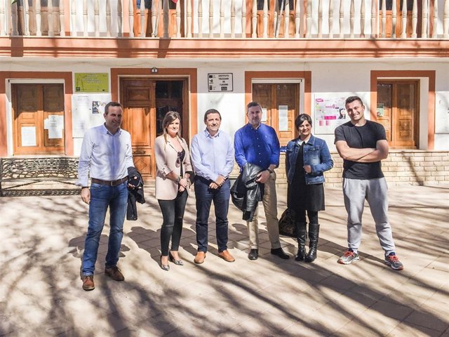 Una delegación de la Diputación visita las obras del PFEA en Chirivel.