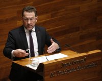 Alonso mantiene que la supresión de algunos conciertos será "ineludible", tras la publicación de las ratios medias