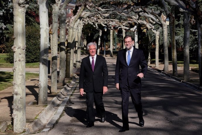 Rajoy recibe al presidente de Uruguay, Tabaré Vázquez, en la Moncloa