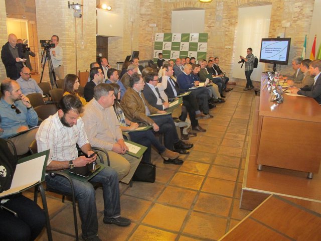 Presentación a alcaldes de la Asociación Española de Municipios de Montaña.