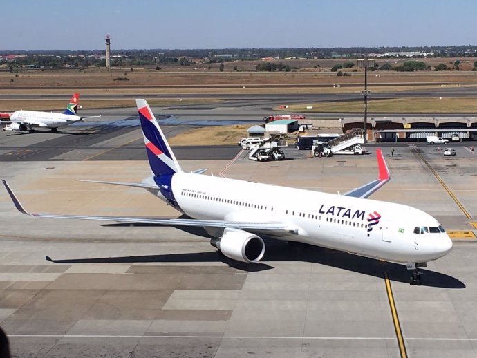 Primer vuelo de LATAM Airlines a Johannesburgo