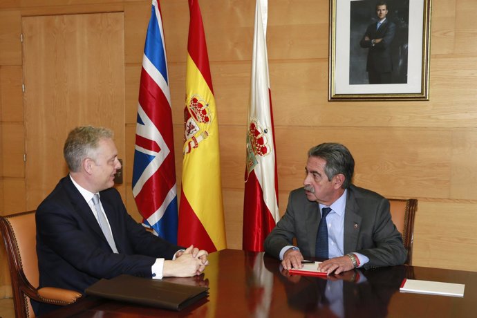 Miguel Ángel Revilla y embajador del Reino Unido en España, Simon Manley