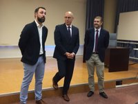 Junta y Telefónica presentan la segunda convocatoria de becas 'Talemtun Startups' para formar a universitarios
