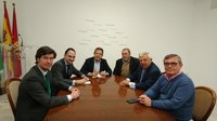 La plataforma del Puerto y el PP tratan el fututo de Majarabique y el proyecto del dragado