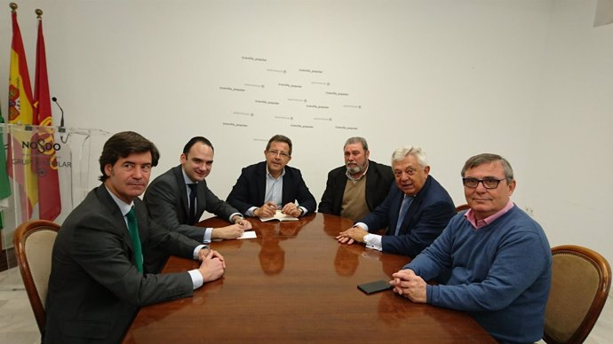 Reunión entre el PP y la plataforma del Puerto.