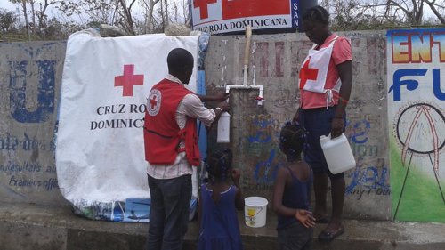 Dotación de agua potable. Intervención de Cruz Roja en Haití.