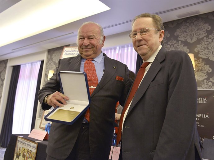 Nota Y Fotos De Justicia E Interior: Las Escuelas Taurinas Andaluzas Forman A Má