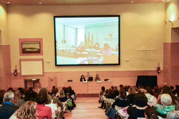 La consellera de Salud presenta el protocolo ante violencia machista