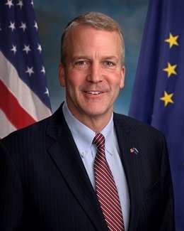 El senador estadounidense Dan Sullivan
